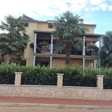 Apartments Pilic Rosini Exterior photo